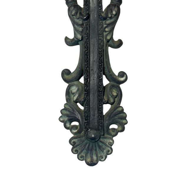 Crucifixion Cross Ornate, Fleur-de-lis, Resin Wall Decor 12” x 8” - Picture 5 of 7